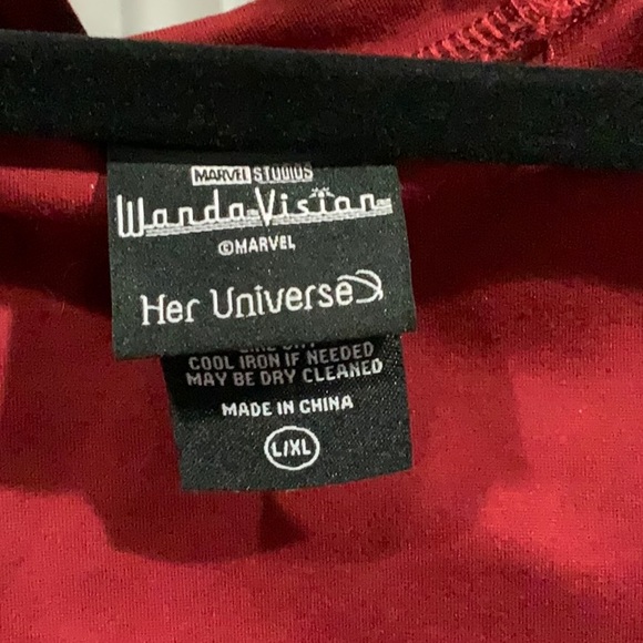 WandaVision Wanda Cosplay Capelet - Picture 2 of 3